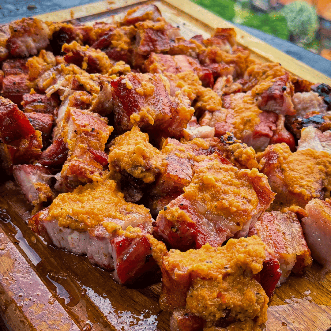 Panceta de cerdo al Humo Barril preparada y lista para servir